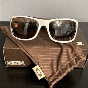 Oakley women’s sunglasses